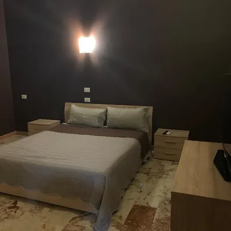 Mo' Affittacamere-tavola Calda-caffetteria